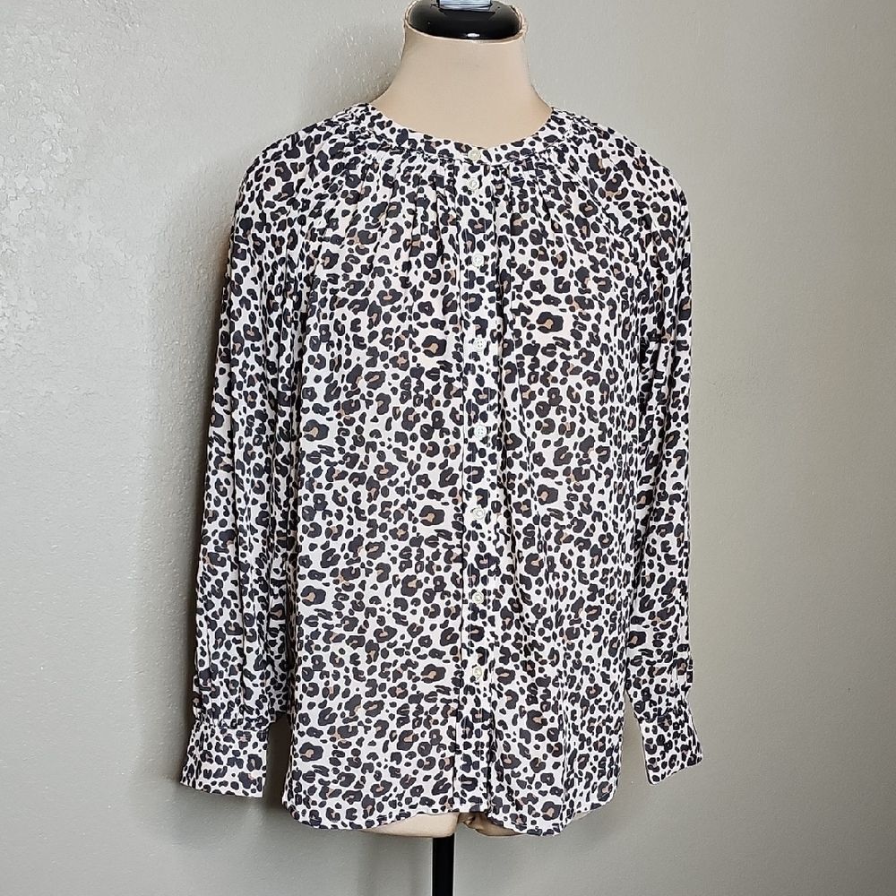 LOFT Long Sleeve Animal Print Blouse XS Gray Tan Leopard Button‎ Front